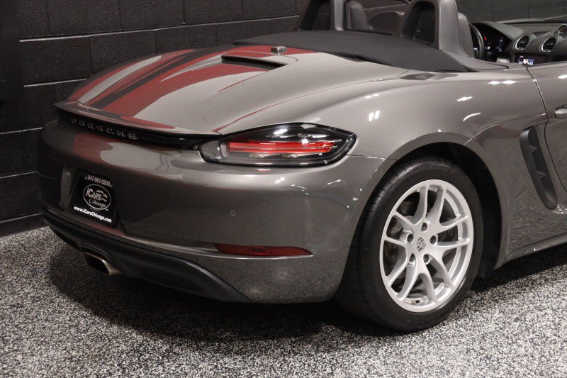 Used 2017 Porsche 718 Boxster RWD image 9