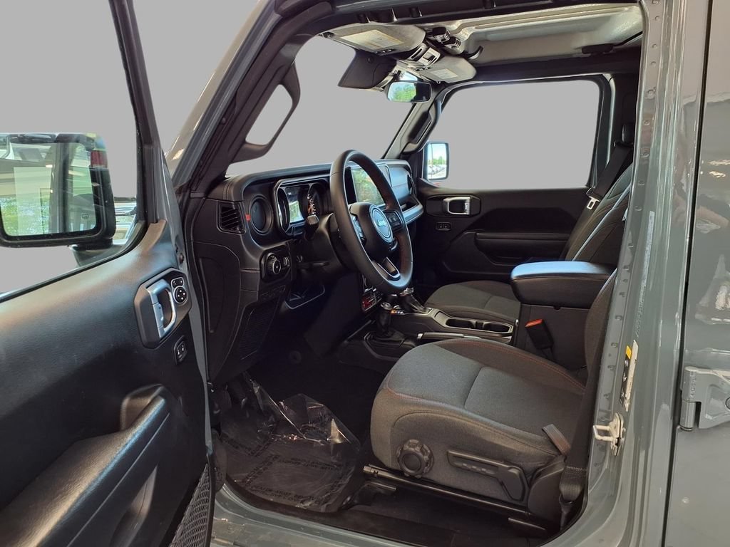 Used 2024 Jeep Wrangler Unlimited Rubicon AWD/4WD image 22