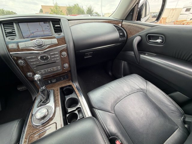 Used 2017 INFINITI QX80 4WD w/ Driver Assistance Package image 13