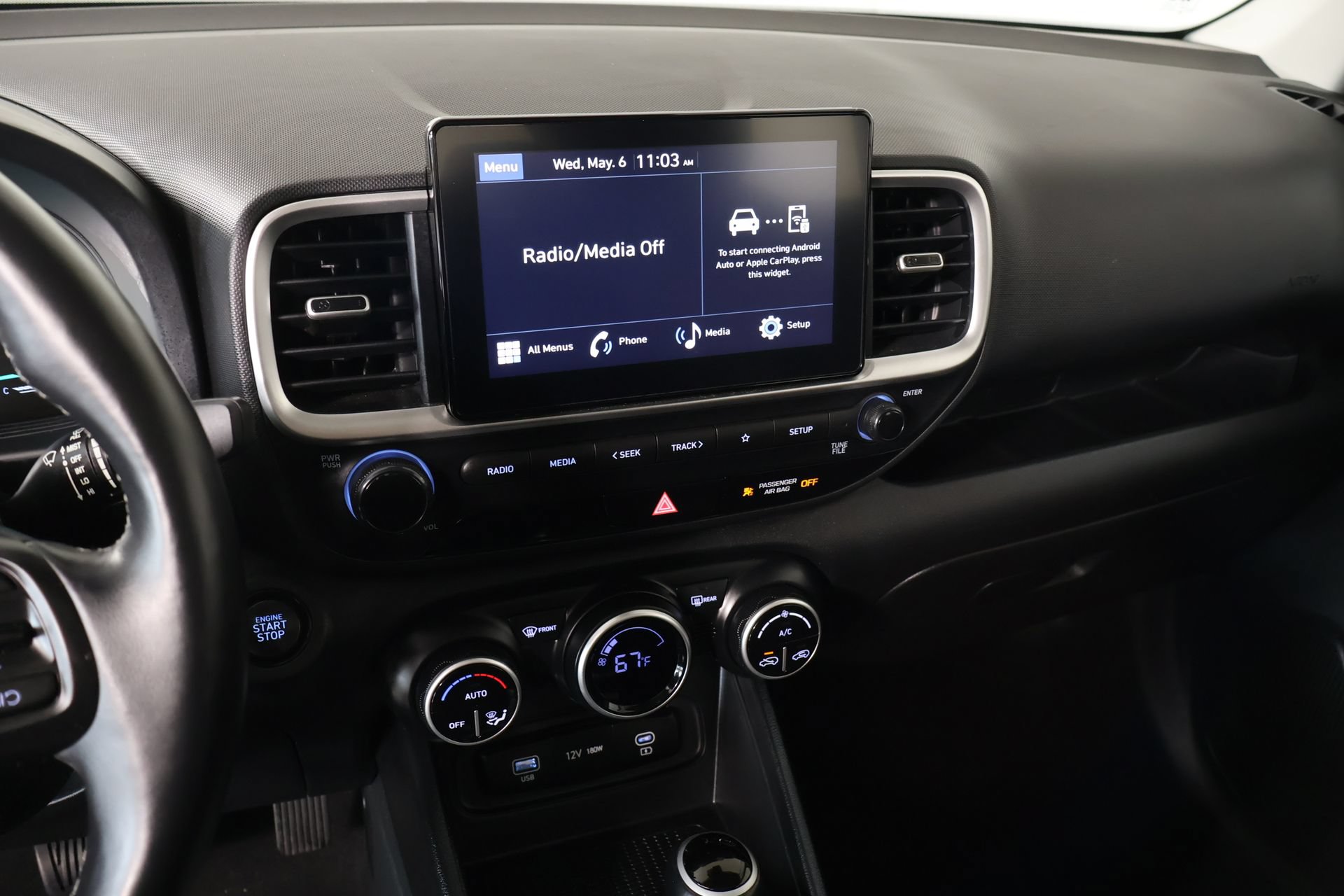 Used 2025 Hyundai Venue SEL FWD image 5