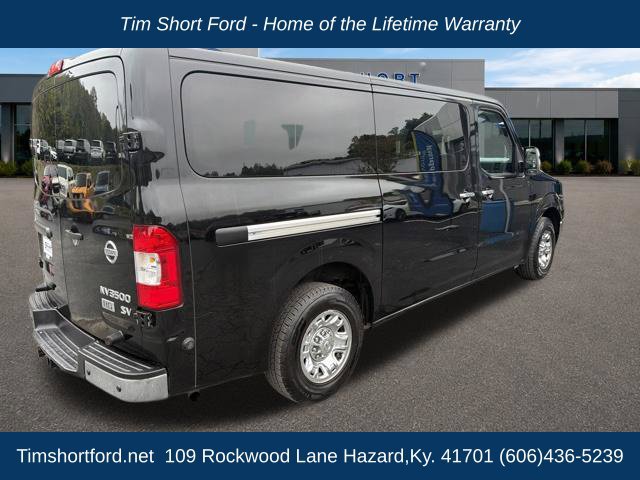 Used 2016 Nissan NV 3500 SV RWD image 11