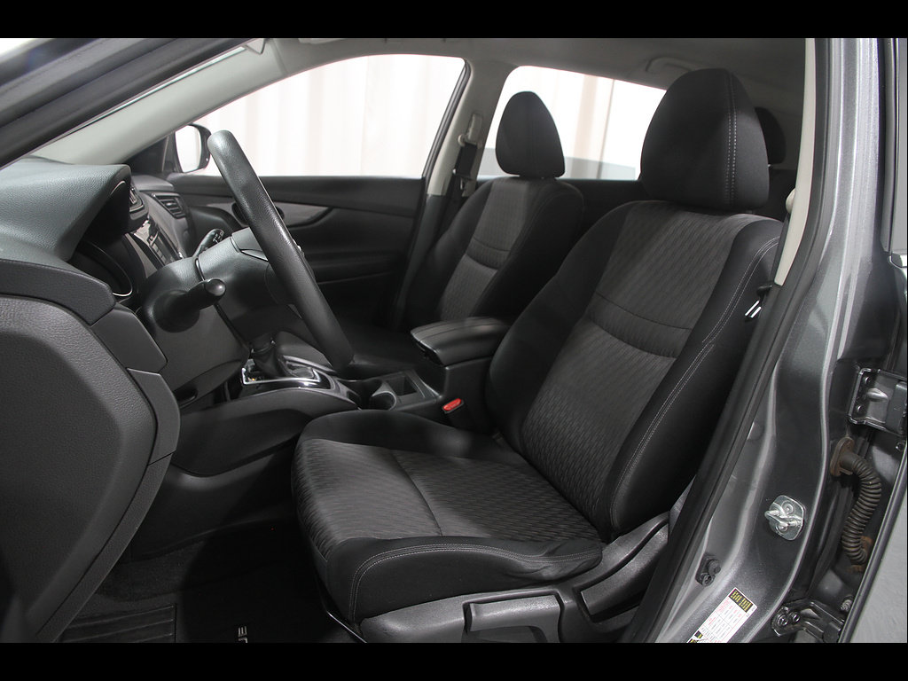 Used 2018 Nissan Rogue S AWD/4WD image 5
