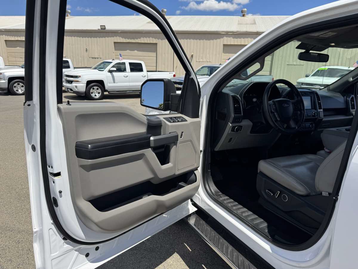 Used 2017 Ford F150 XLT AWD/4WD image 22