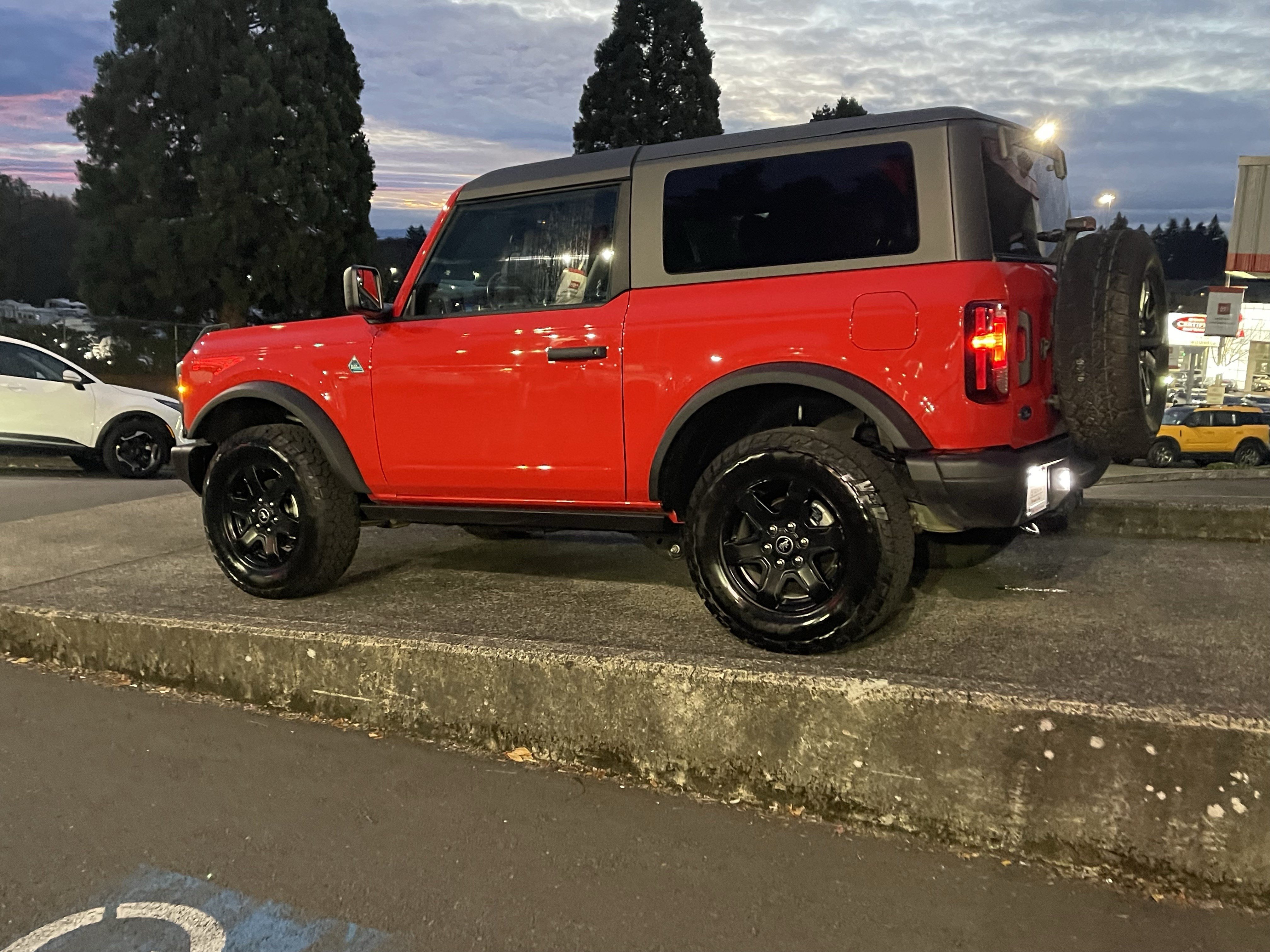 Used 2022 Ford Bronco Black Diamond AWD/4WD image 5