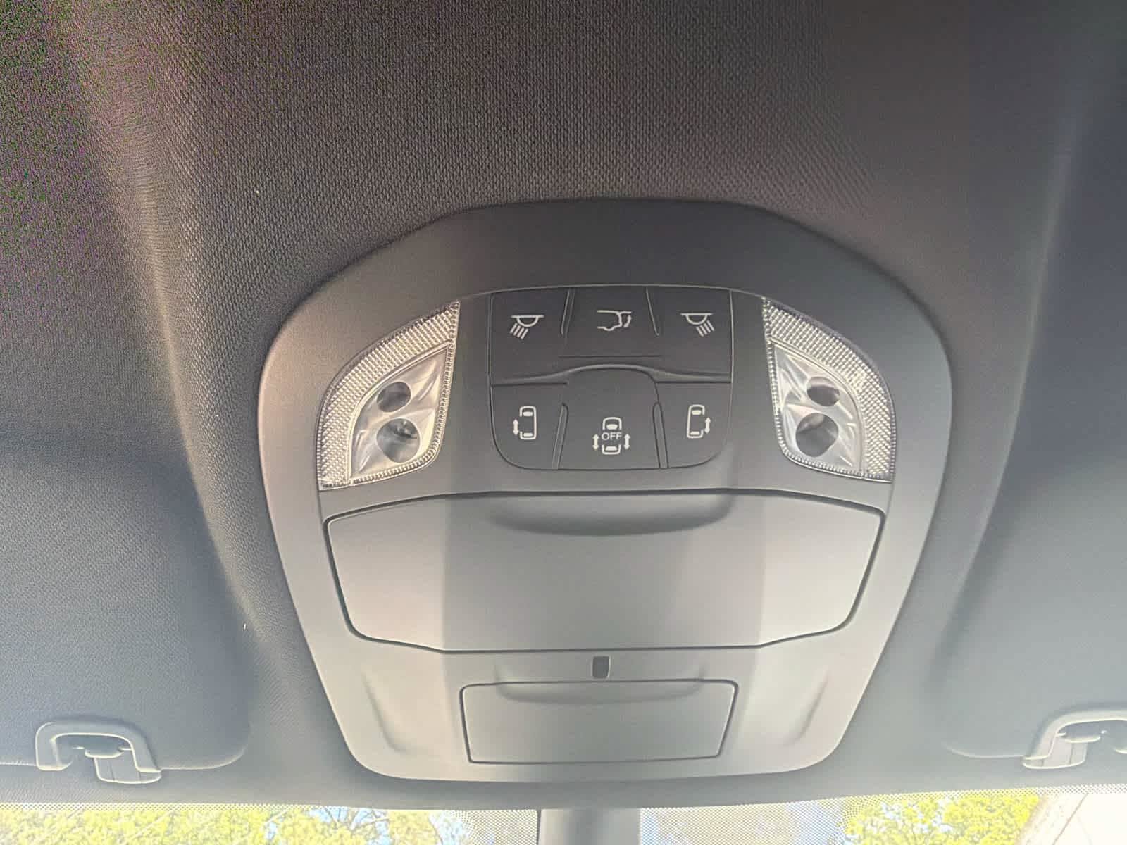 New 2027 Chrysler Pacifica Select FWD image 31