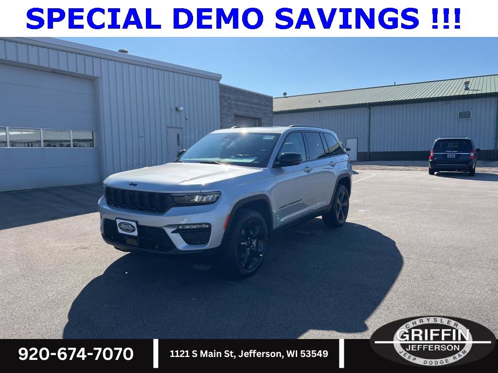 New 2025 Jeep Grand Cherokee Limited w/ Luxury Tech Group II image 2