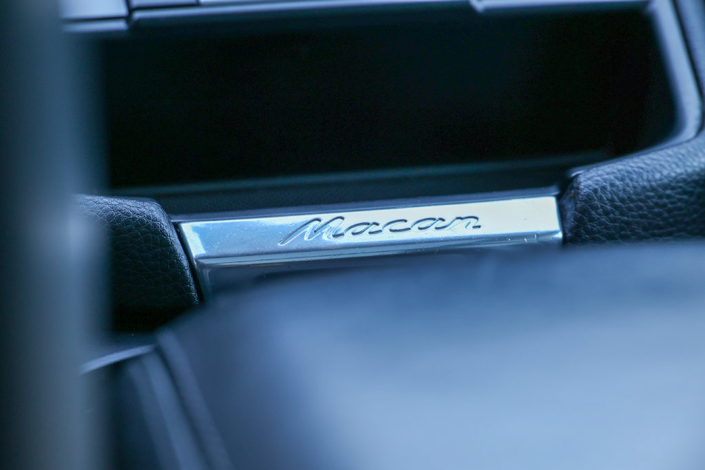 Certified 2023 Porsche Macan Turbo AWD/4WD image 43