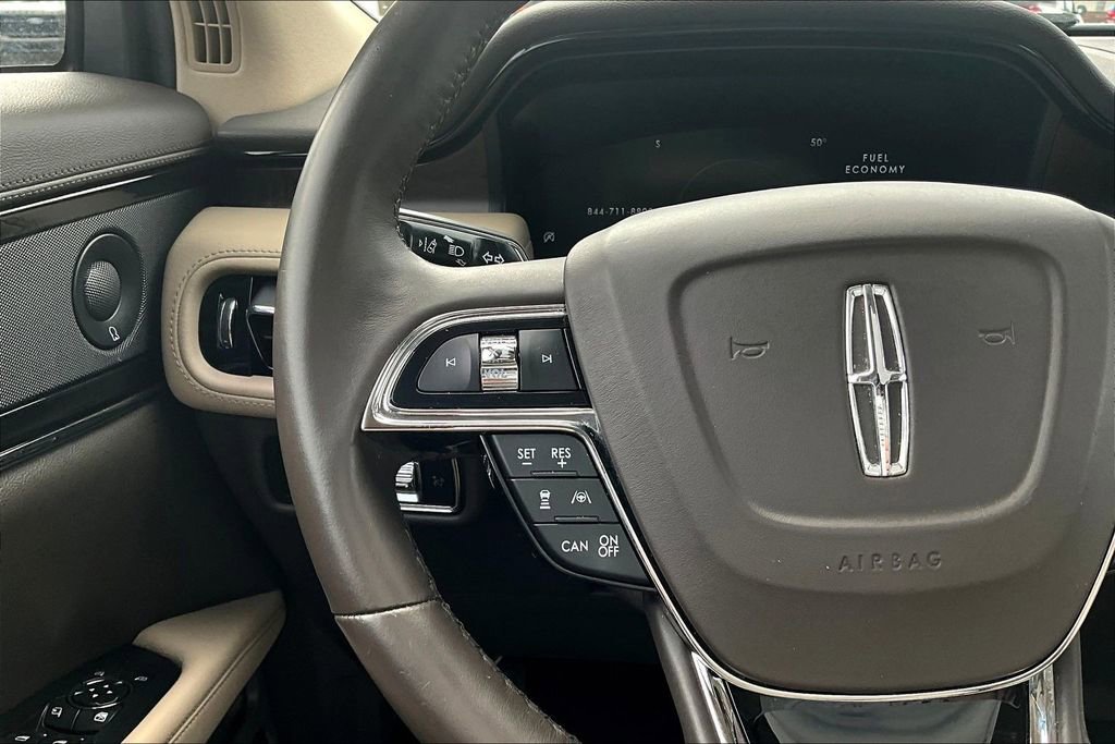 Used 2022 Lincoln Nautilus Reserve image 13