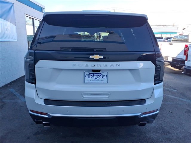 Used 2025 Chevrolet Suburban High Country image 5