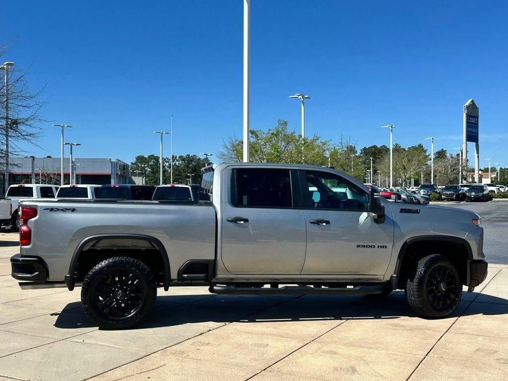 Used 2025 Chevrolet Silverado 2500 Custom w/ Custom Value Package image 5