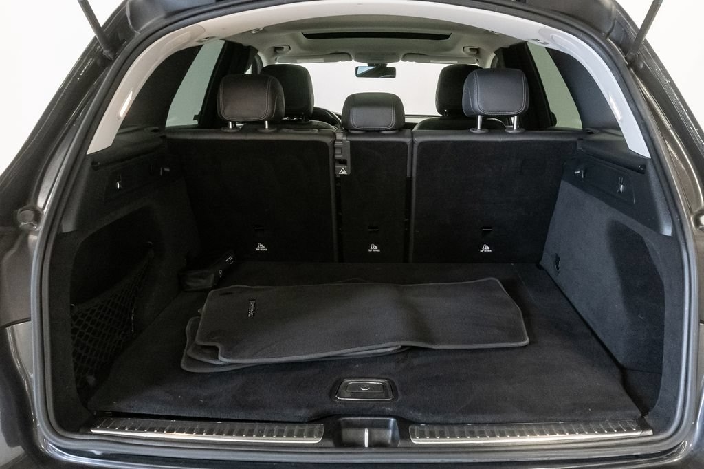 Used 2021 Mercedes-Benz GLC 300 4MATIC w/ Premium Package image 33