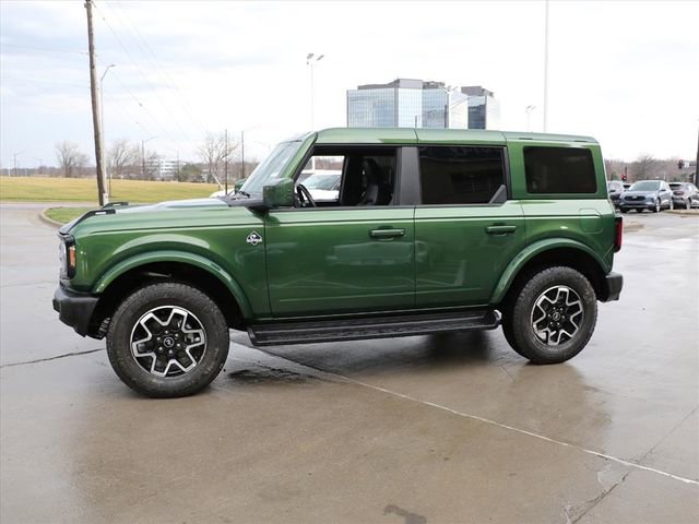 Used 2025 Ford Bronco Outer Banks image 3