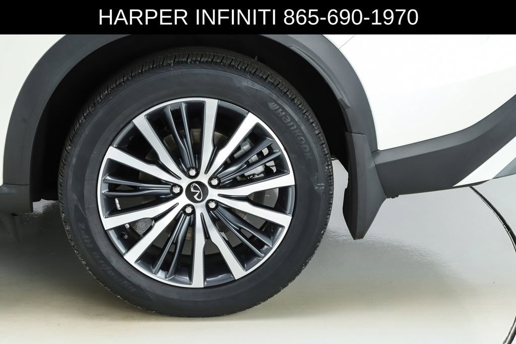 Used 2023 INFINITI QX60 Sensory w/ Vision Package FWD image 7