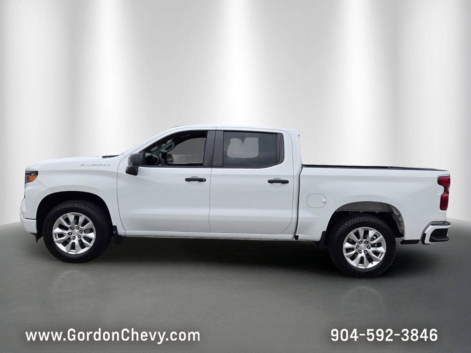 Used 2023 Chevrolet Silverado 1500 Custom RWD image 2