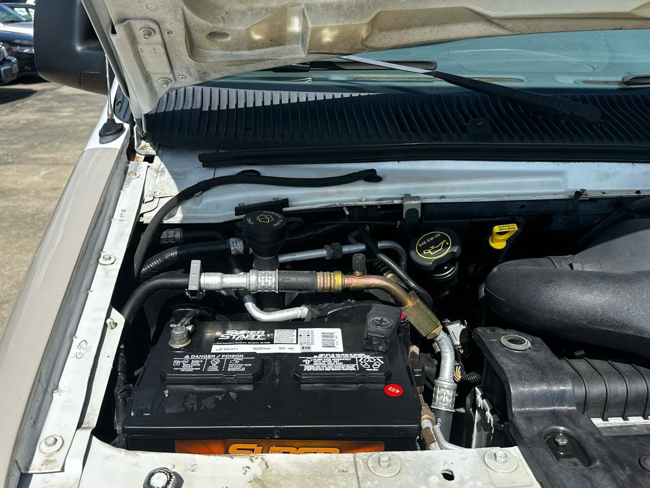 Used 2004 Ford E-250 and Econoline 250 Extended RWD image 11