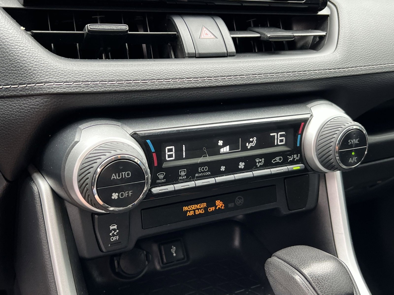 Used 2021 Toyota RAV4 XLE image 18