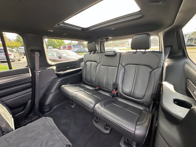 Used 2025 Jeep Wagoneer 4WD w/ Premium Group I image 29