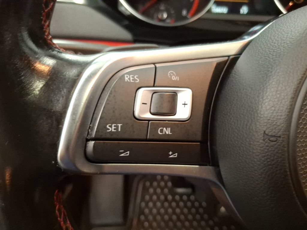 Used 2018 Volkswagen Jetta GLI FWD image 20
