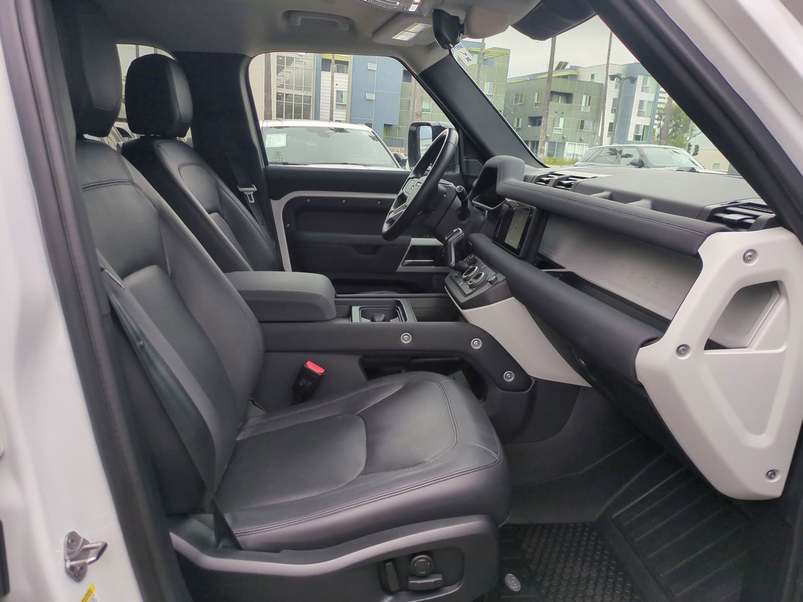Used 2023 Land Rover Defender 110 SE AWD/4WD image 29