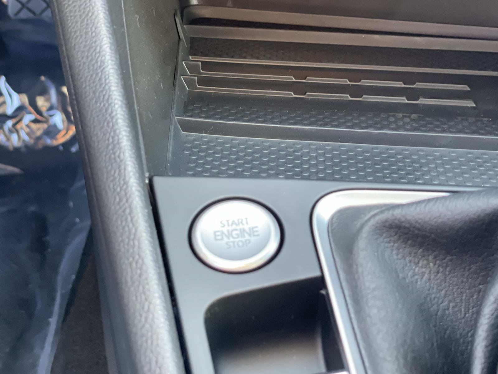 New 2027 Volkswagen Jetta SE FWD image 19