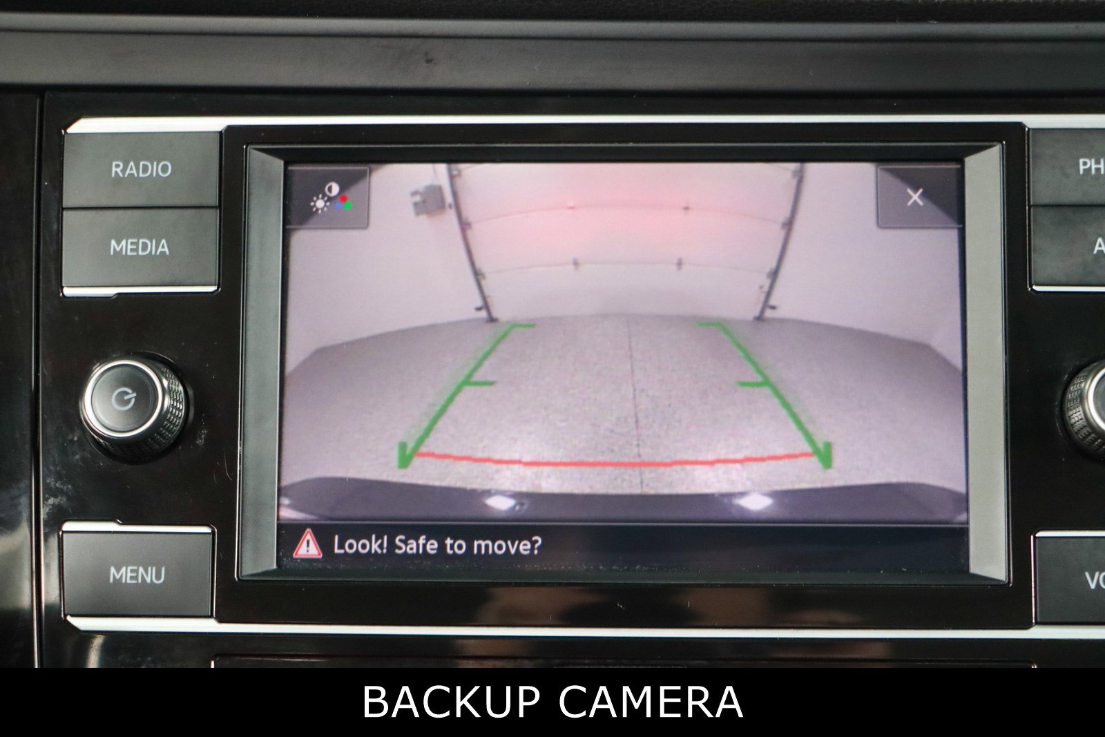 Used 2024 Volkswagen Jetta SE image 18