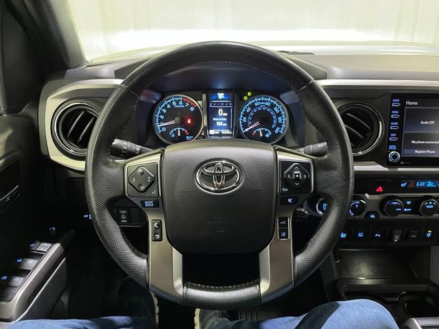 Used 2022 Toyota Tacoma Limited w/ Black Out Package (TMS) AWD/4WD image 15