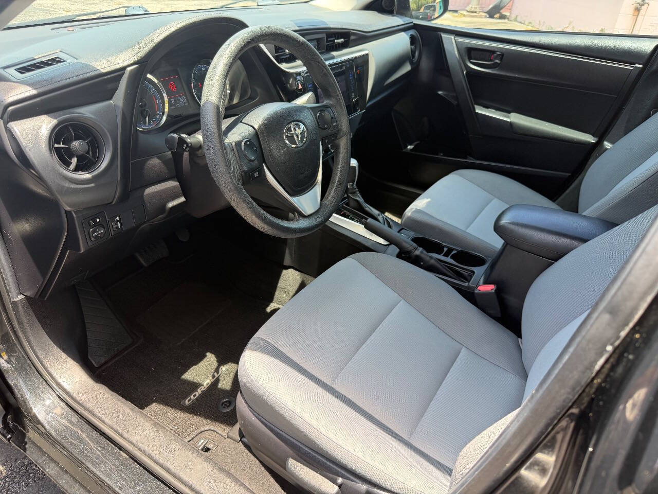 Used 2019 Toyota Corolla L FWD image 6