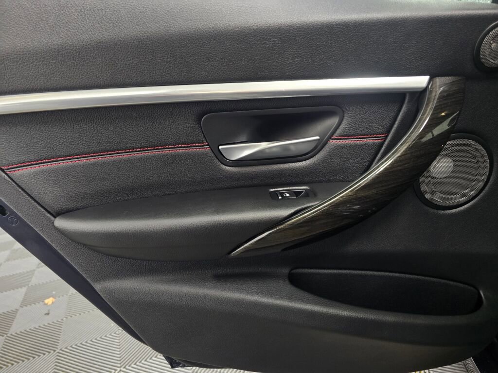 Used 2017 BMW 340i xDrive Sedan image 17