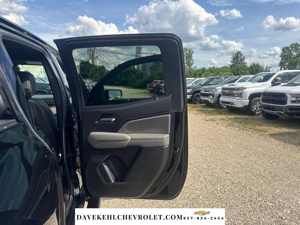 Used 2025 Chevrolet Colorado ZR2 w/ Technology Package AWD/4WD image 26