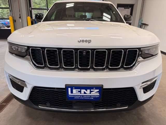 Used 2023 Jeep Grand Cherokee Limited w/ Rear Seat Video Group I AWD/4WD image 3
