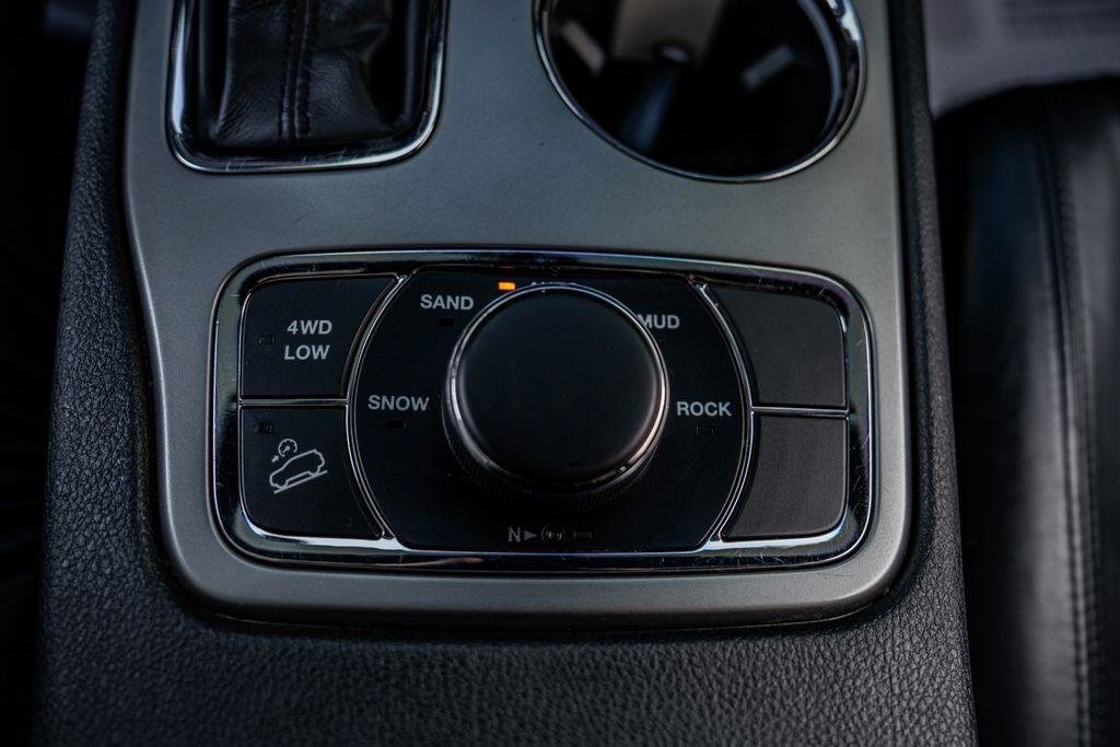 Used 2019 Jeep Grand Cherokee Limited AWD/4WD image 29