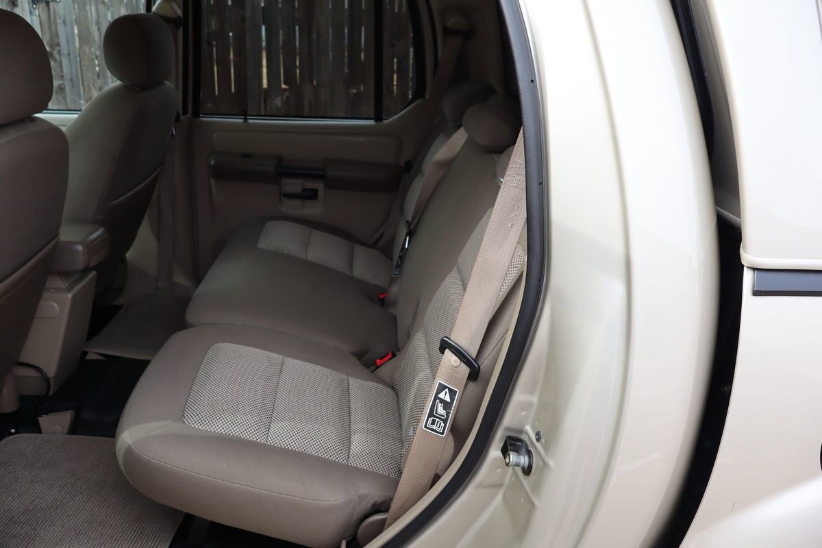 Used 2004 Ford Explorer Sport Trac XLT image 21