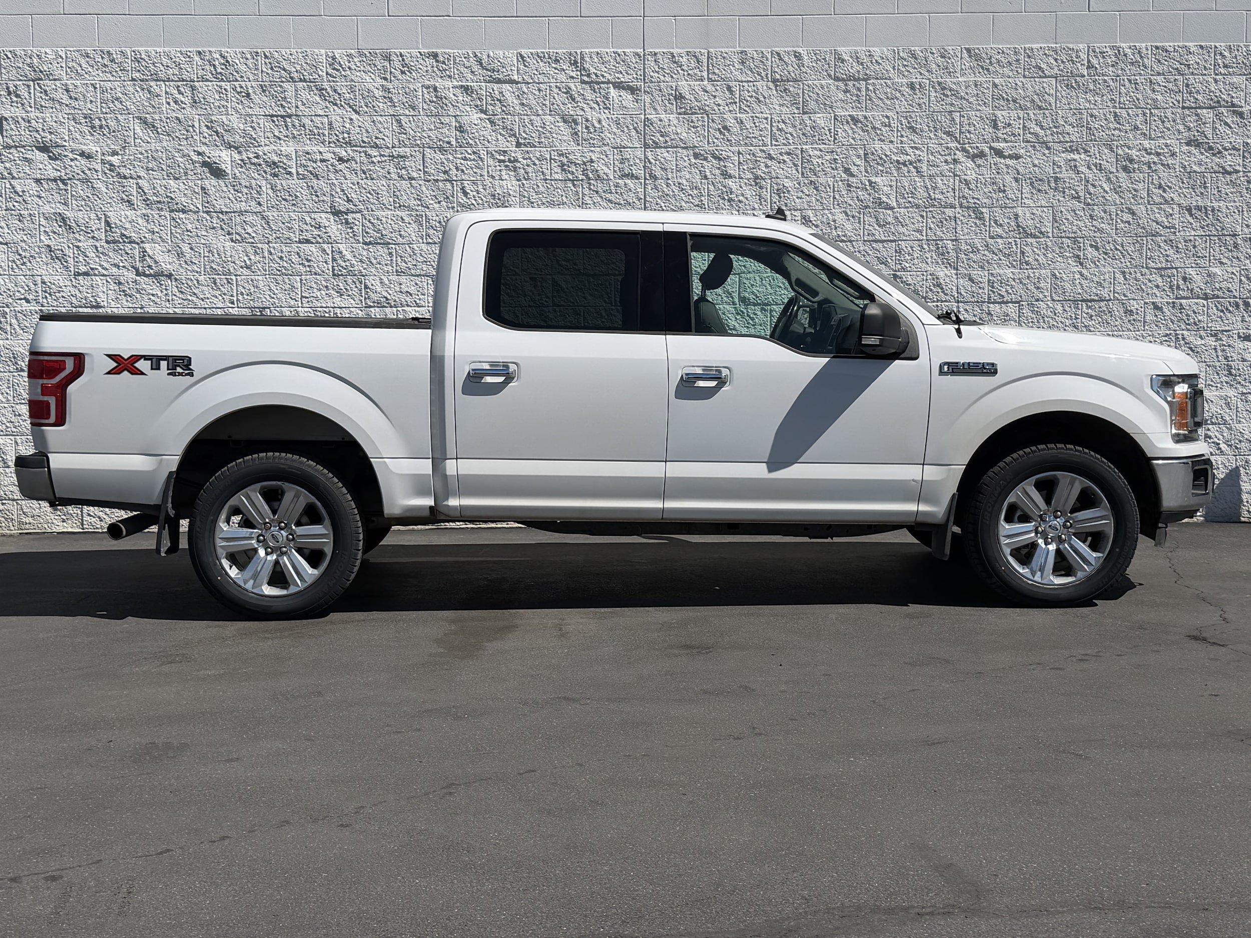 Used 2020 Ford F150 XLT w/ Equipment Group 302A Luxury AWD/4WD image 4