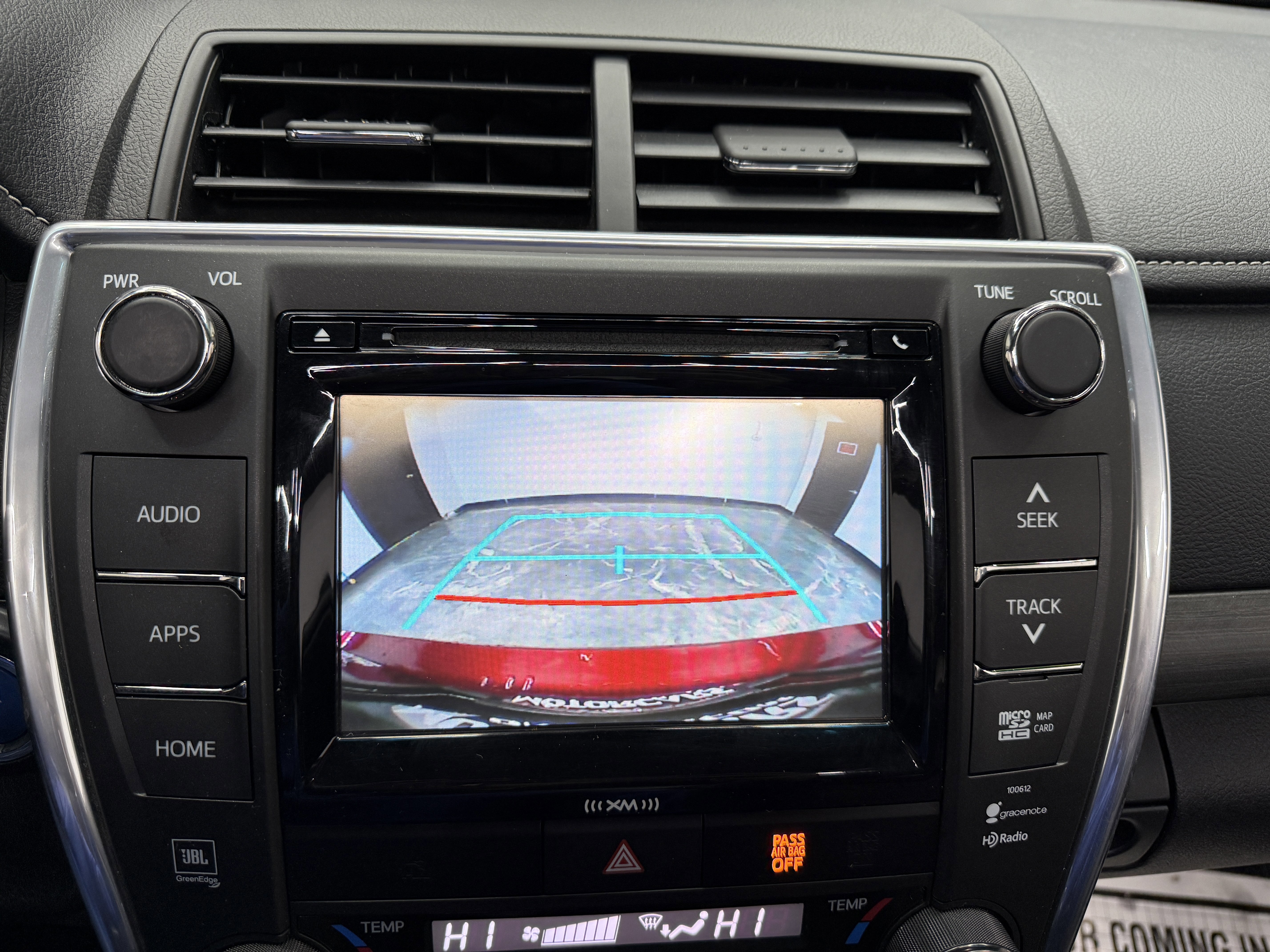 Used 2017 Toyota Camry XLE image 15