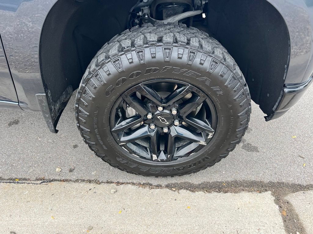 Used 2020 Chevrolet Silverado 1500 Custom Trail Boss w/ Custom Convenience Package AWD/4WD image 12
