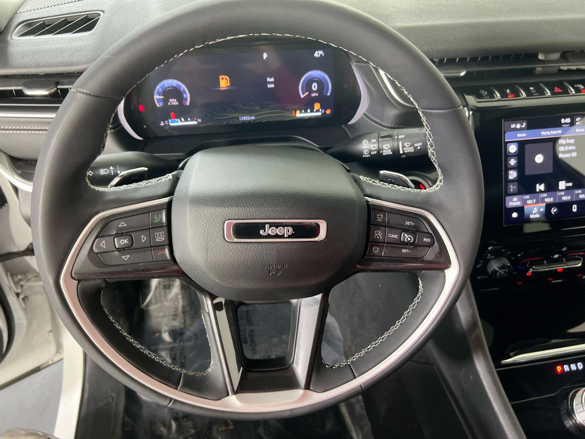 Used 2023 Jeep Grand Cherokee Altitude AWD/4WD image 11