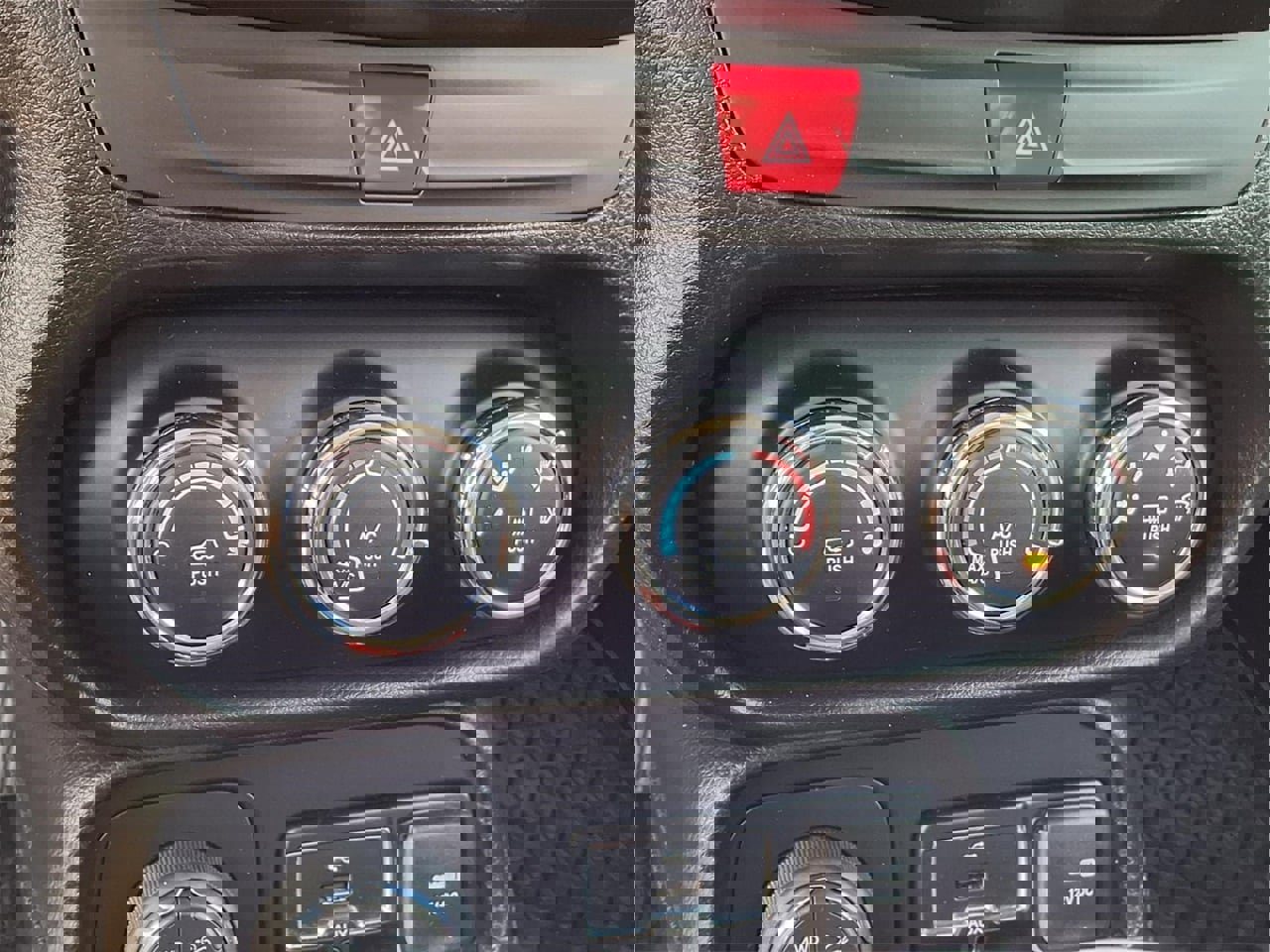 Used 2016 Jeep Renegade Trailhawk image 19