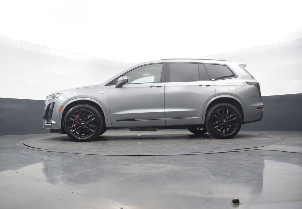 Used 2024 Cadillac XT6 Sport w/ LPO, ONYX Package image 47