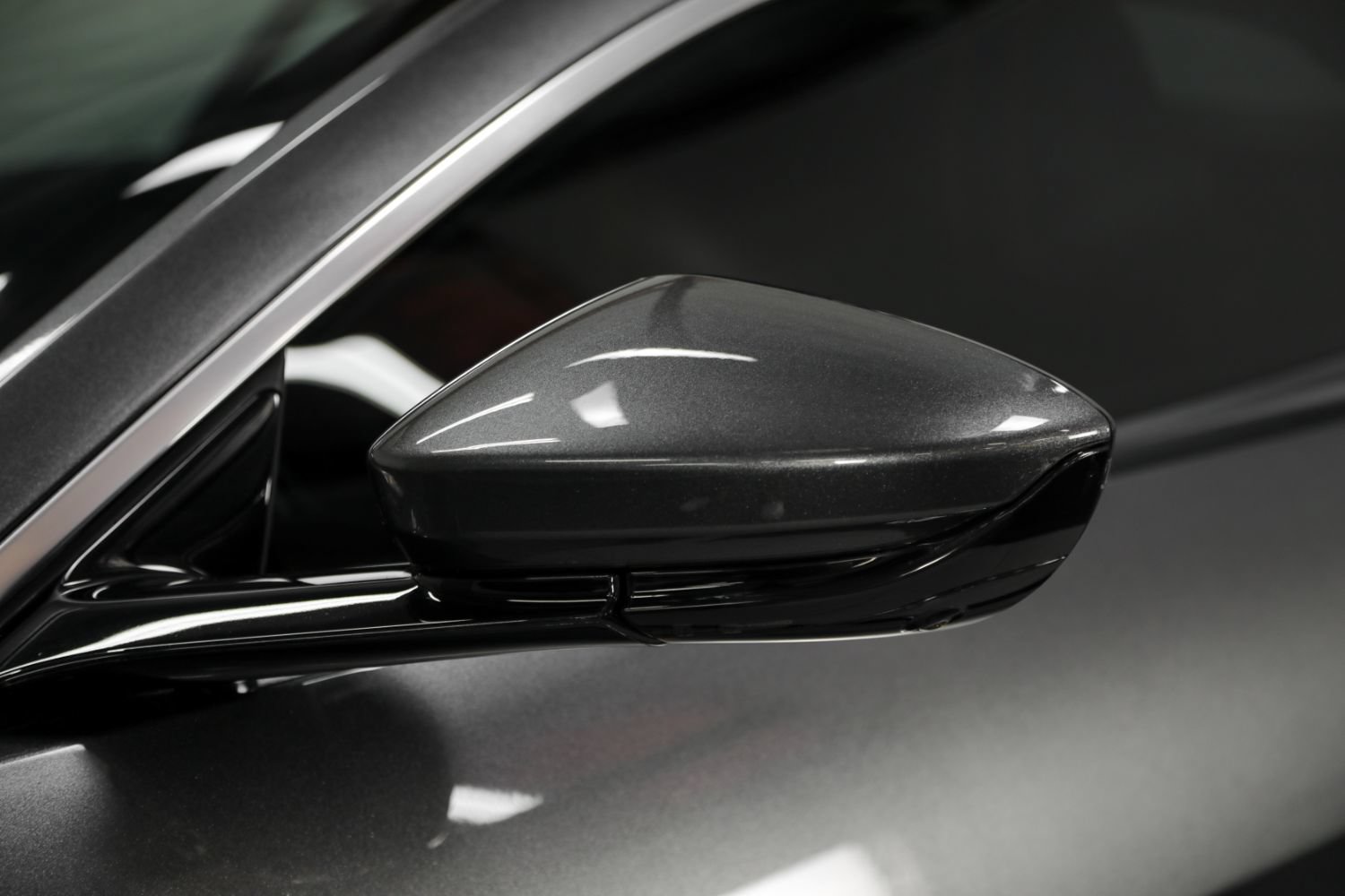 Used 2019 Aston Martin V8 Vantage Coupe RWD image 19