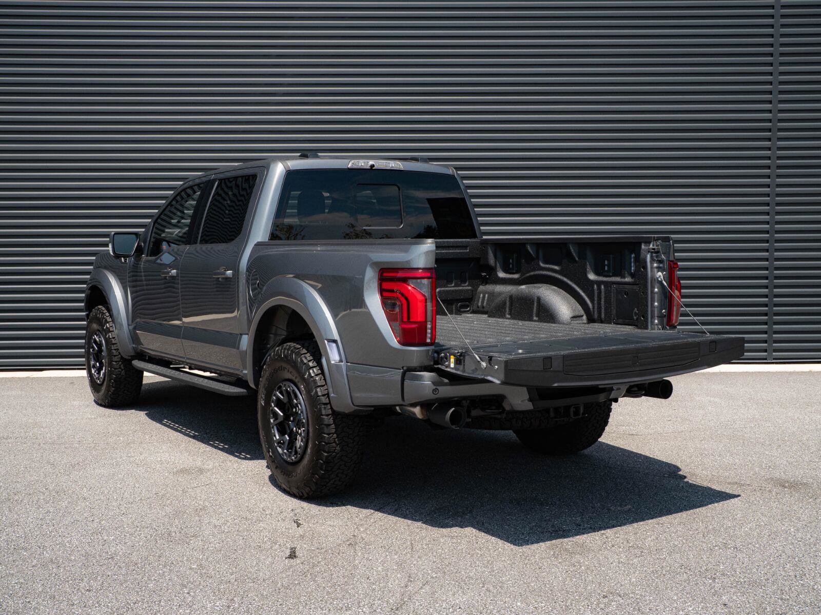 Used 2025 Ford F150 Raptor w/ Equipment Group 803A Raptor R AWD/4WD image 33