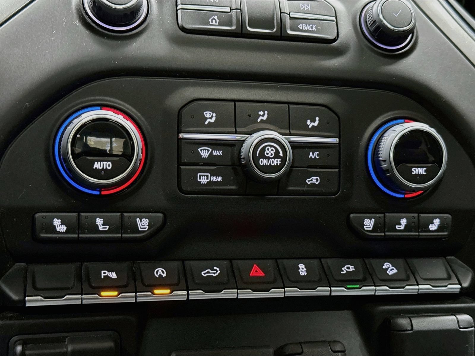 Used 2022 Chevrolet Silverado 1500 LTZ AWD/4WD image 19