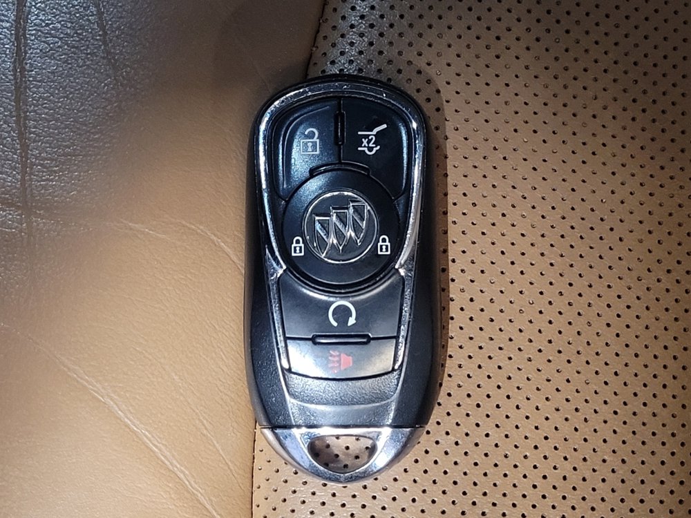 Used 2018 Buick Enclave Essence AWD/4WD image 32