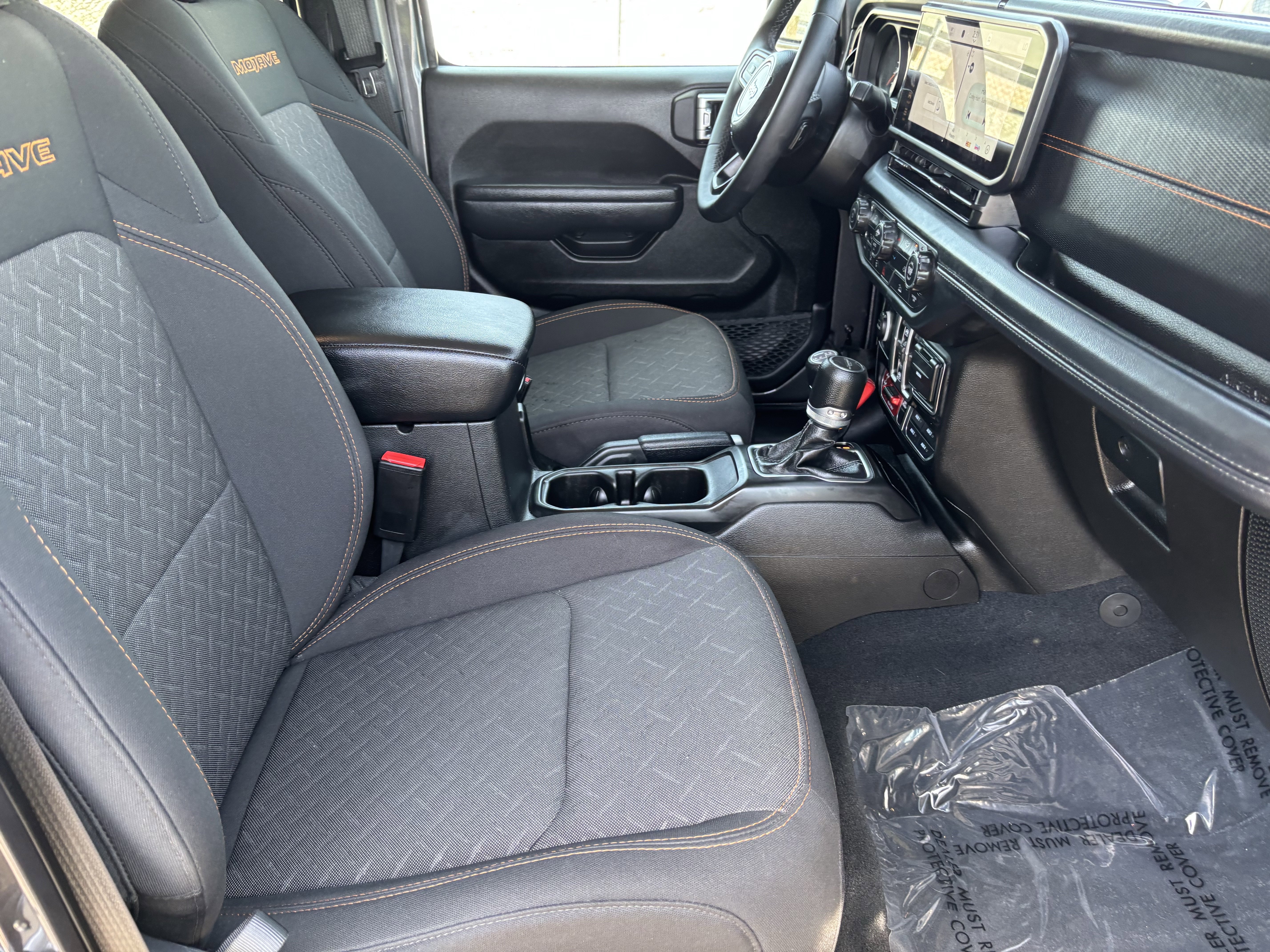 Used 2026 Jeep Gladiator Mojave AWD/4WD image 13