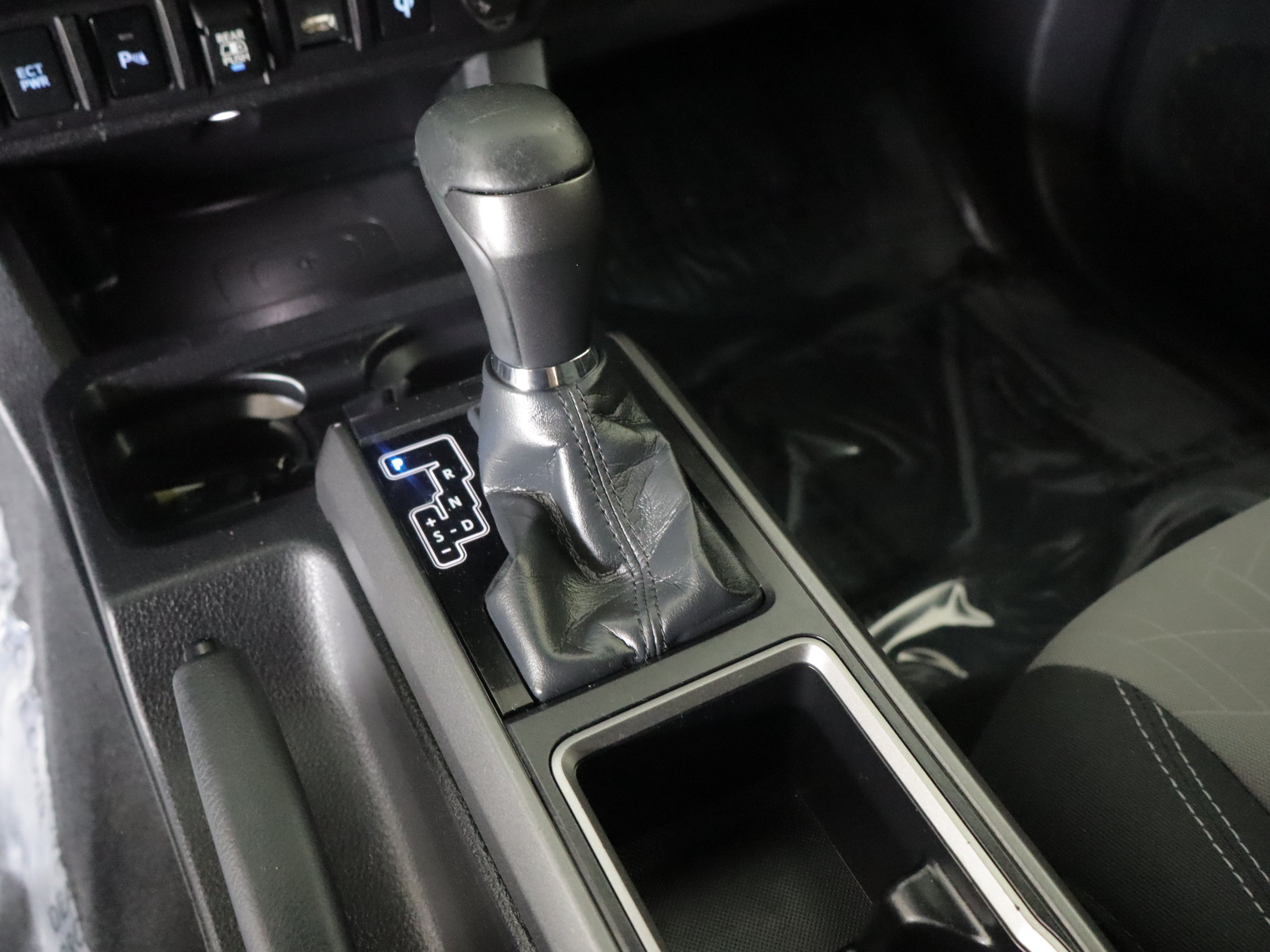 Used 2021 Toyota Tacoma TRD Sport w/ Technology Package AWD/4WD image 17