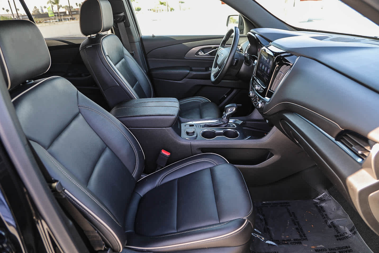 Used 2023 Chevrolet Traverse Premier w/ Redline Edition image 16