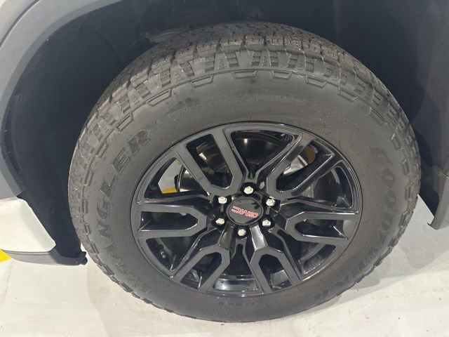 Used 2025 GMC Sierra 1500 Elevation image 39