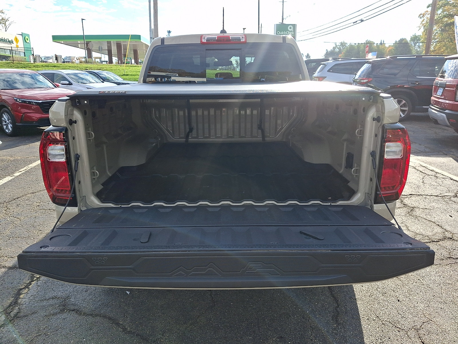 Used 2024 GMC Canyon AT4 w/ AT4 Premium Package AWD/4WD image 30