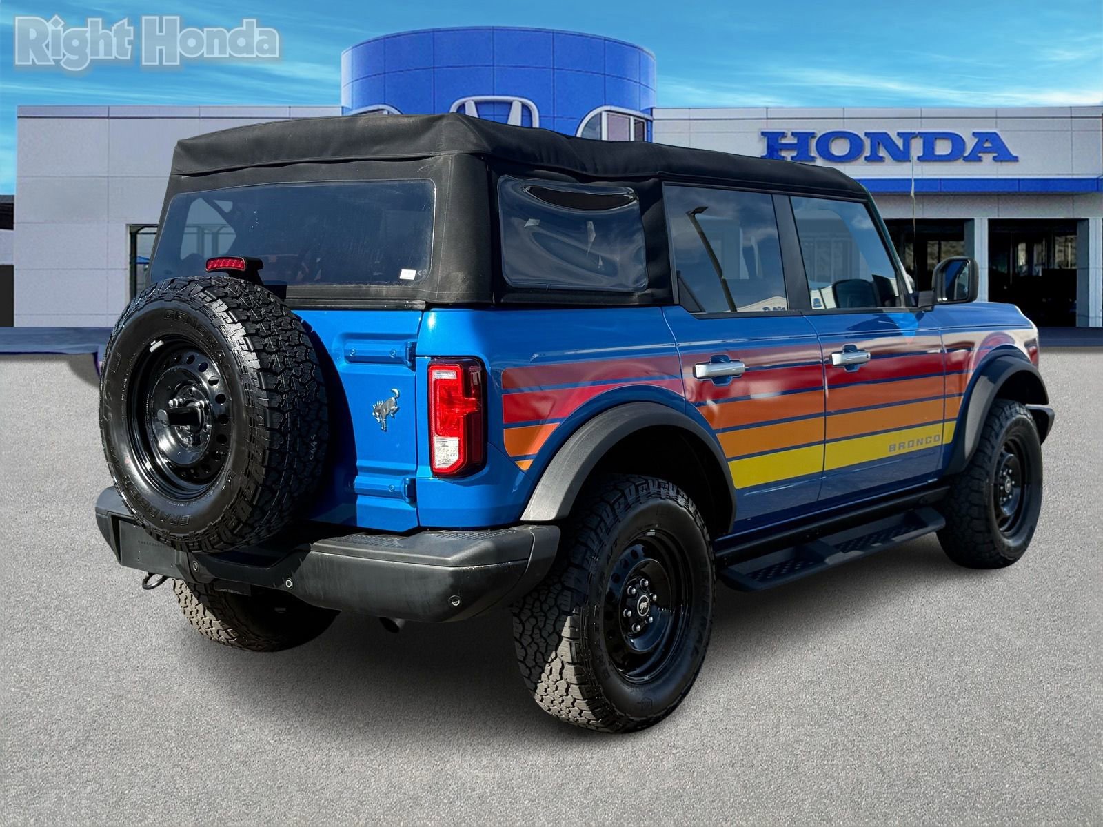 Used 2025 Ford Bronco Big Bend w/ Black Diamond Package image 7