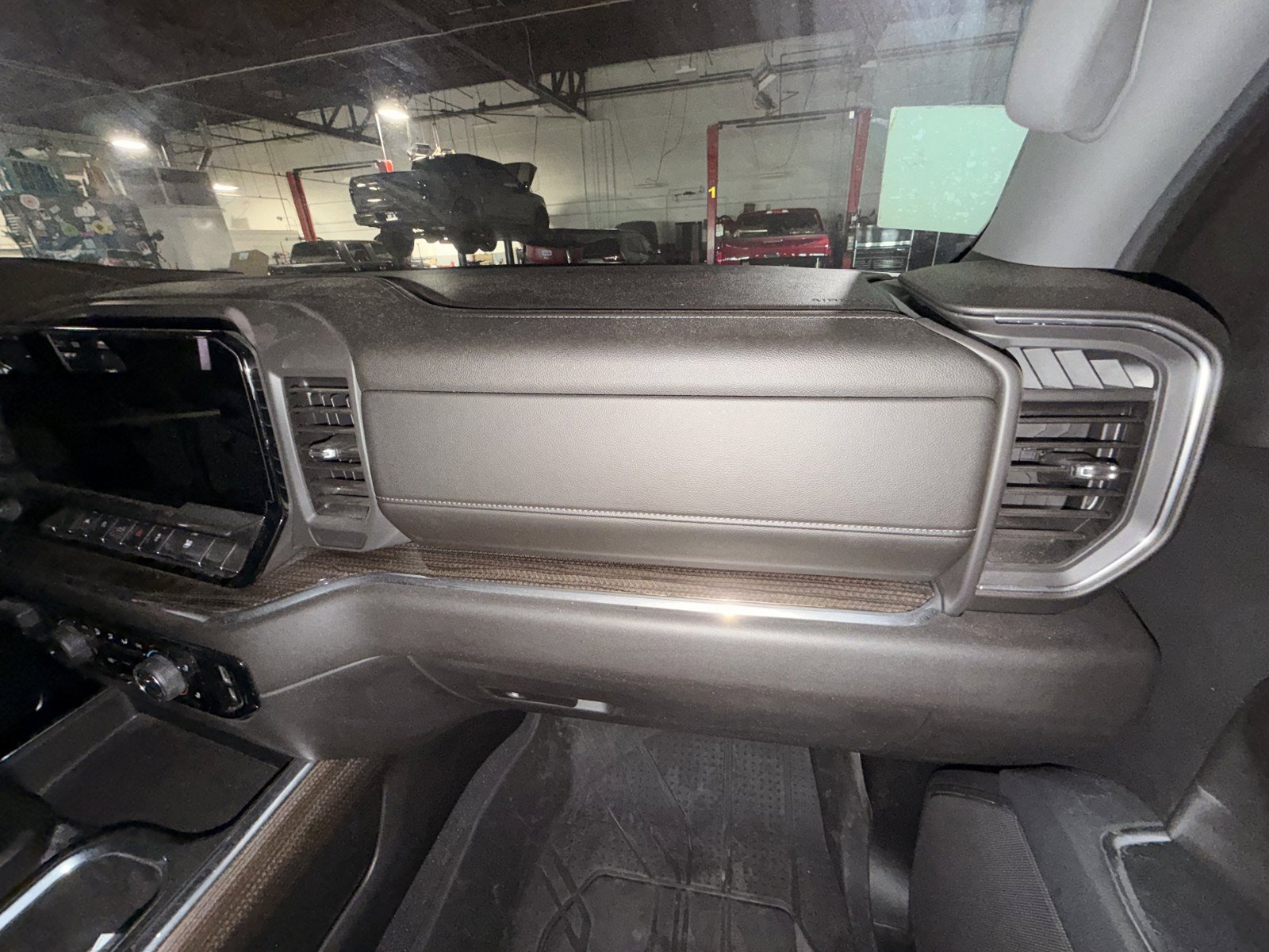 Used 2024 Chevrolet Silverado 1500 RST w/ Max Trailering Package AWD/4WD image 21
