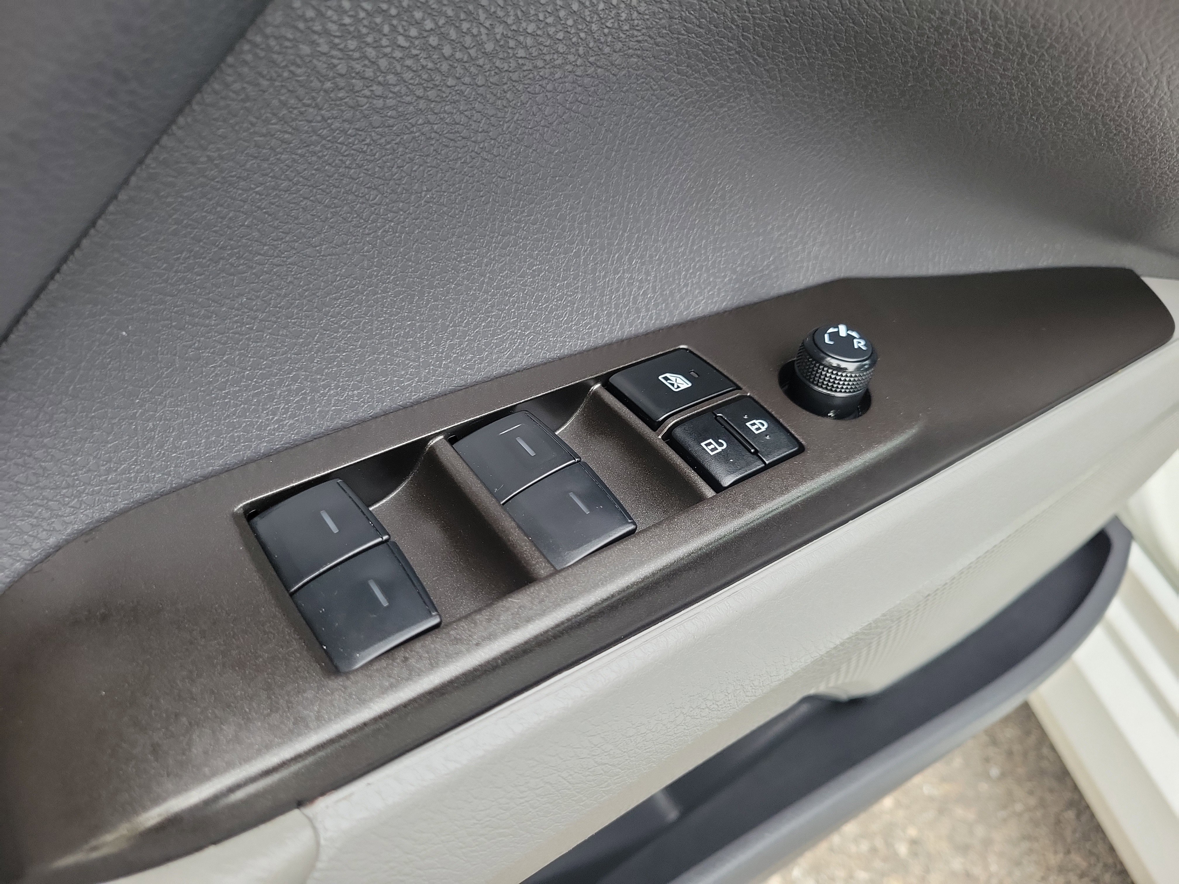 Used 2024 Toyota Camry LE image 22